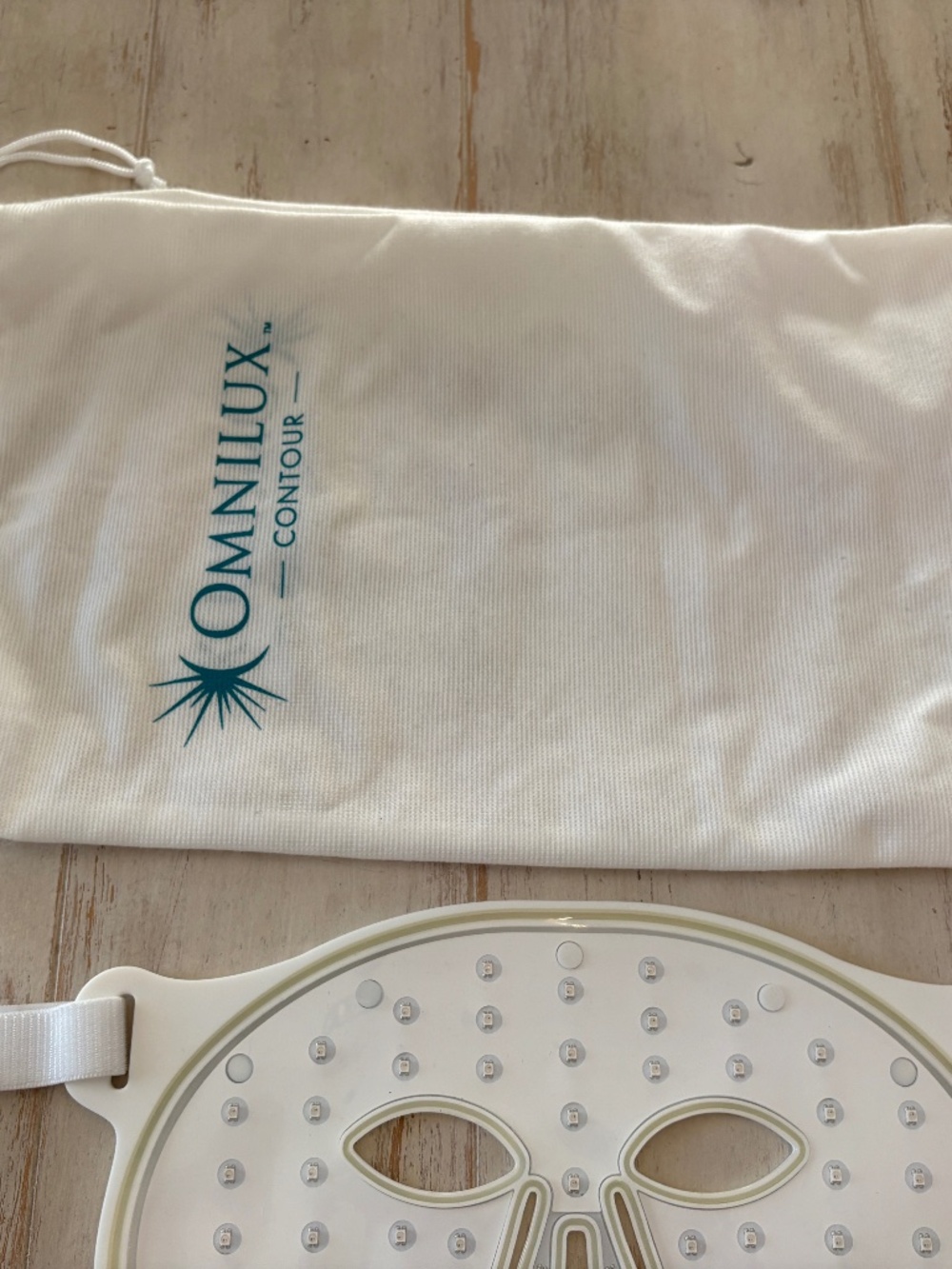 Omnilux Contour Medical-Grade LED Light Therapy Mask - Picture 9 of 13